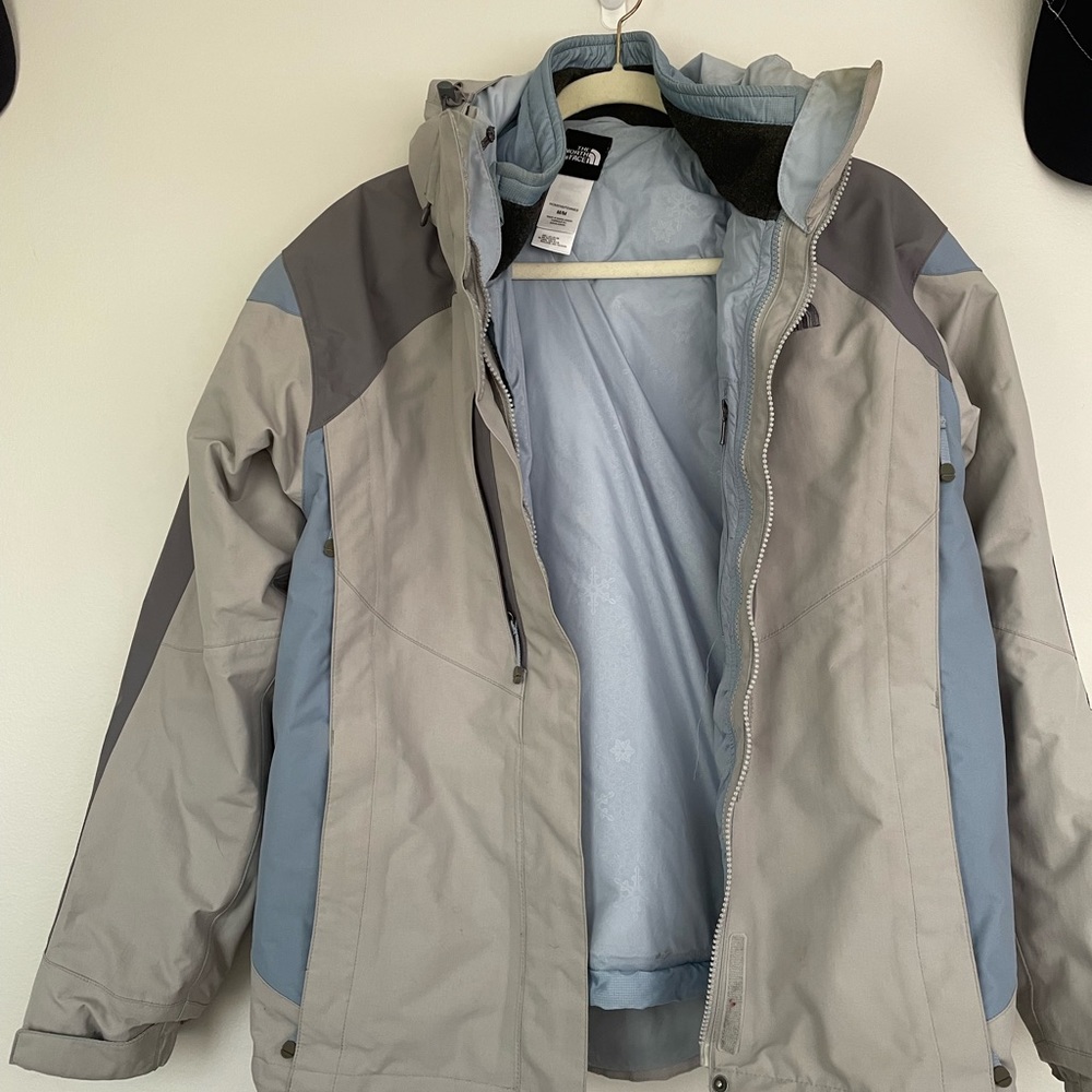 Woman’s Northface 2 in 1 Ski Jacket Size M